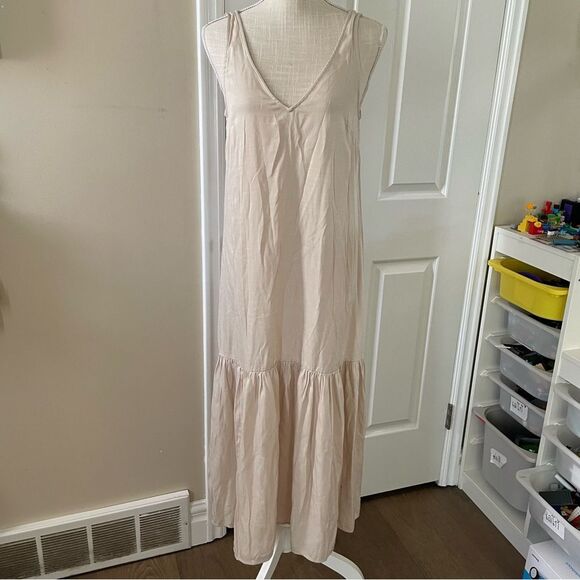 H&M Champagne V-Neck Drop Waist Slip Maxi Women's Dress (Size XS) - Picture 4 of 10